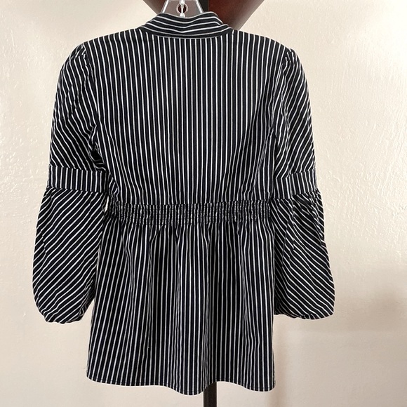 Guess Authentic Brand womens top - SIZE S/P - Picture 2 of 11